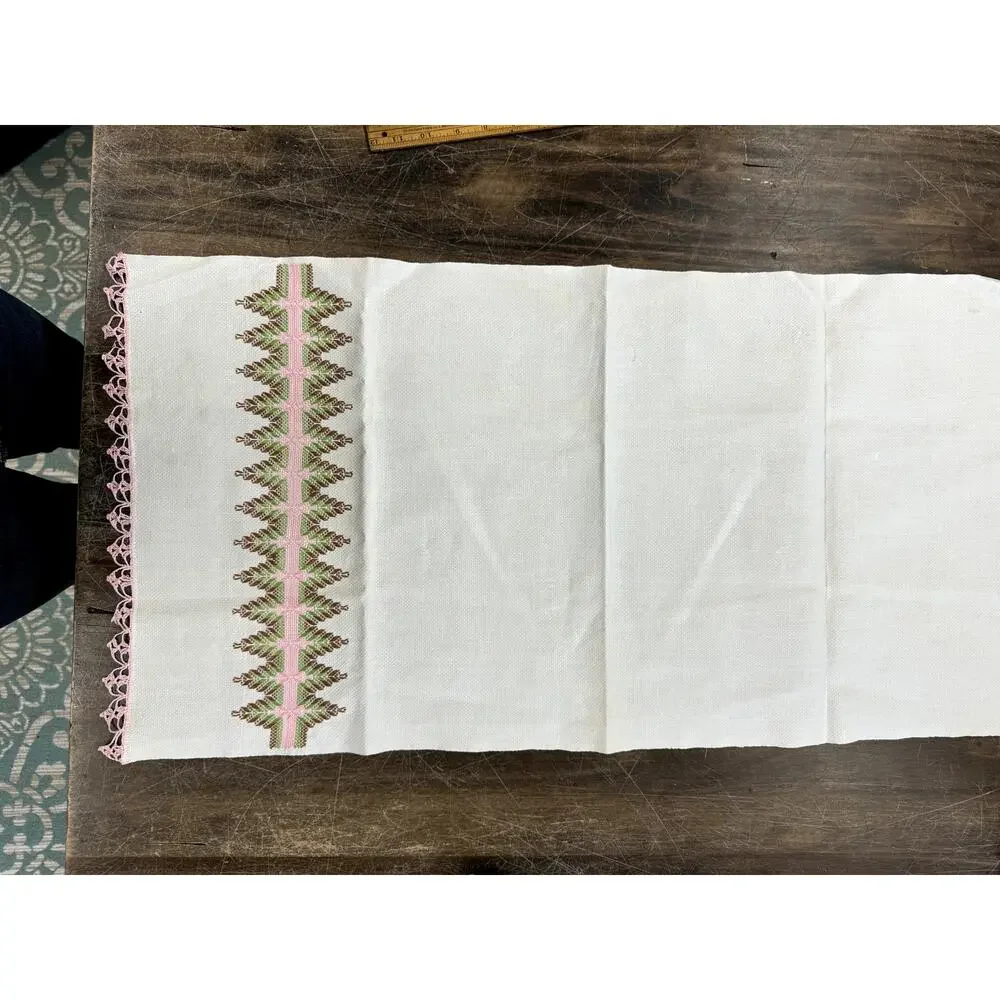 Vintage Embroidered Tea Towel, Very Pretty,‎ 34
